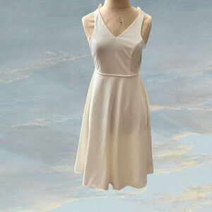 David’s Bridal Junior Bridesmaid Dress / SZ: 10 / NWT